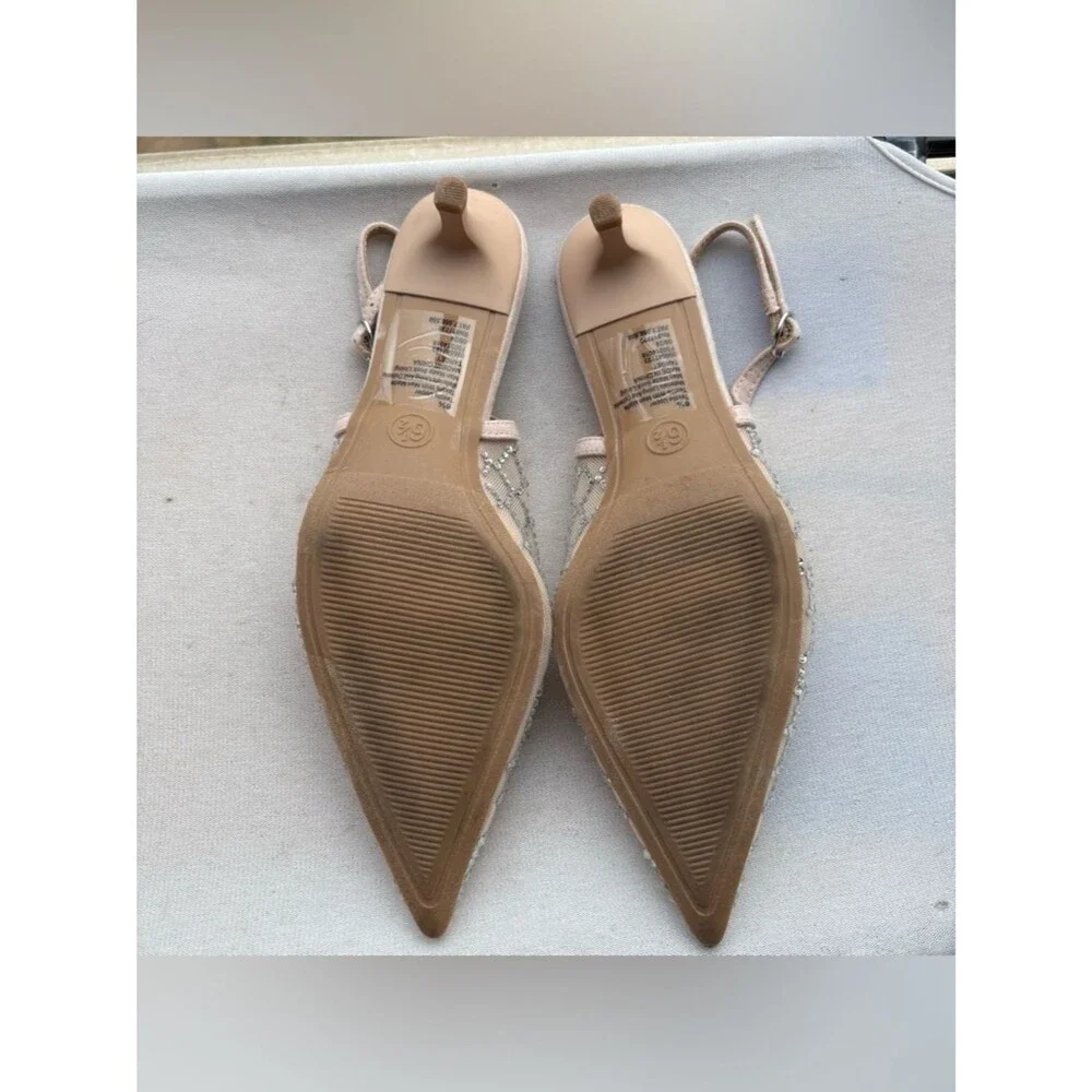 a new day chic pointed